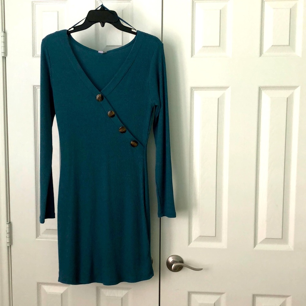 Blue Form-Fitting Midi Dress